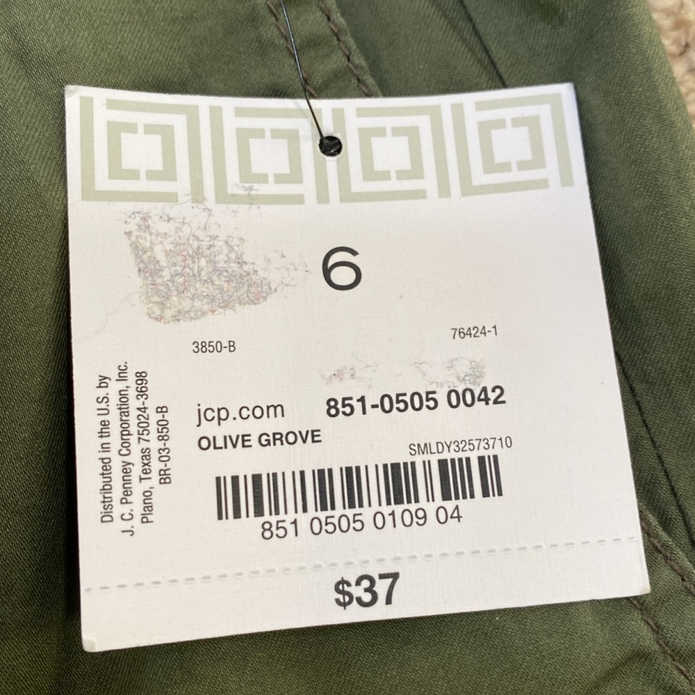 NWT Liz Claiborne Shorts Size 6 - Picture 2 of 4